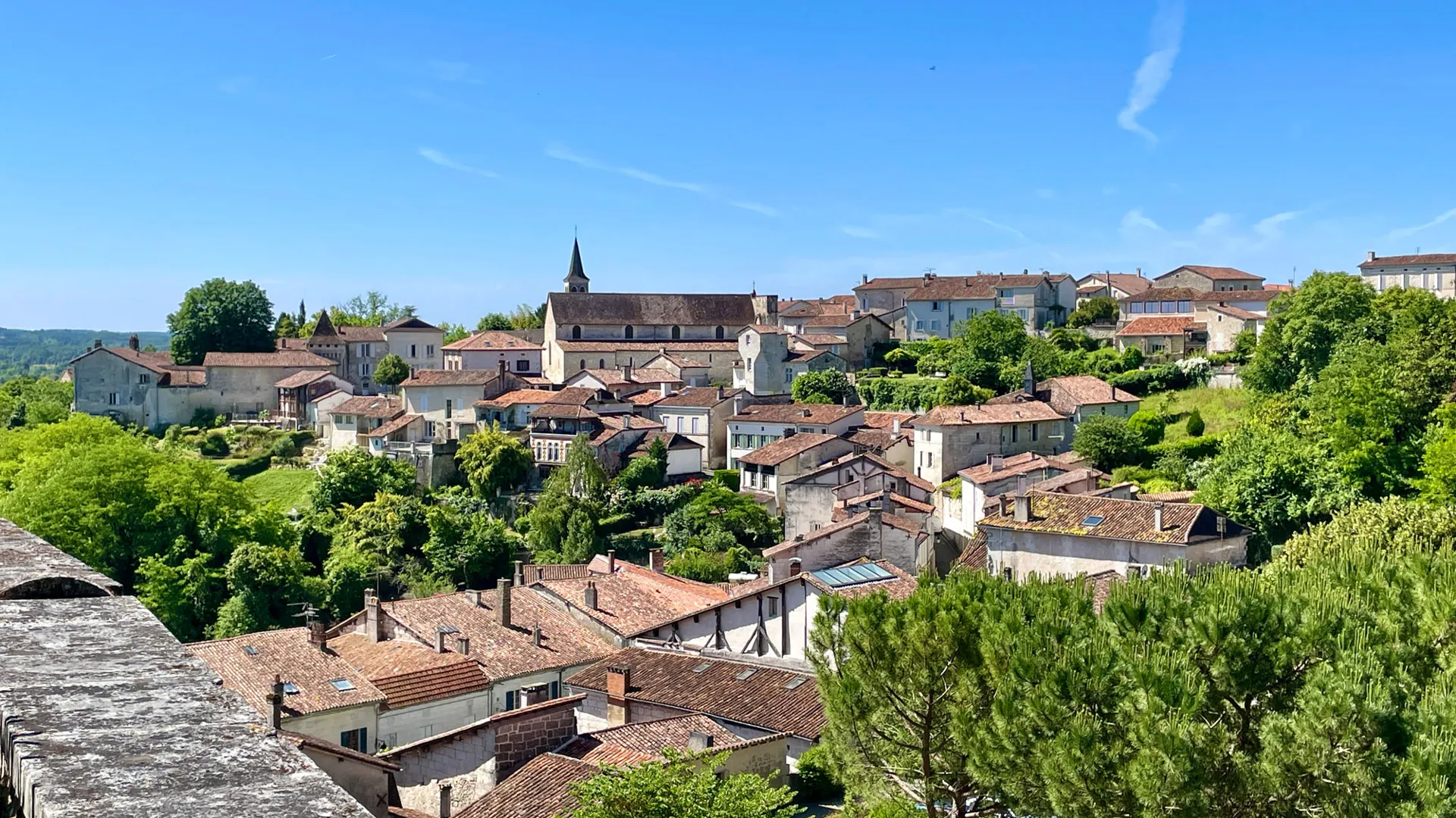 Visite Village Aubeterre-sur-Dronne Nouvelle Aquitaine